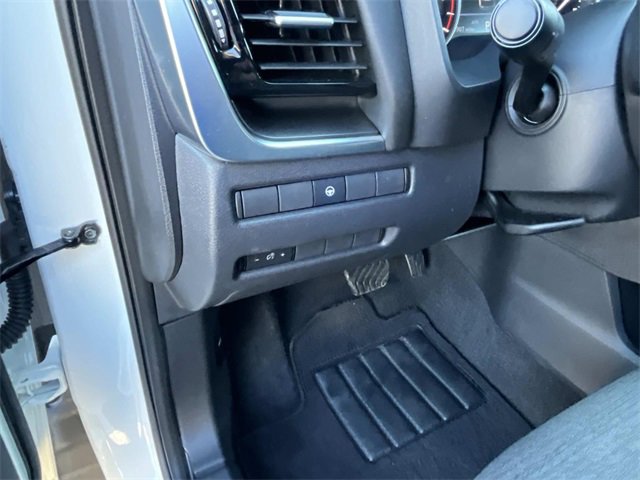 Used 2022 Nissan Rogue SV image 29