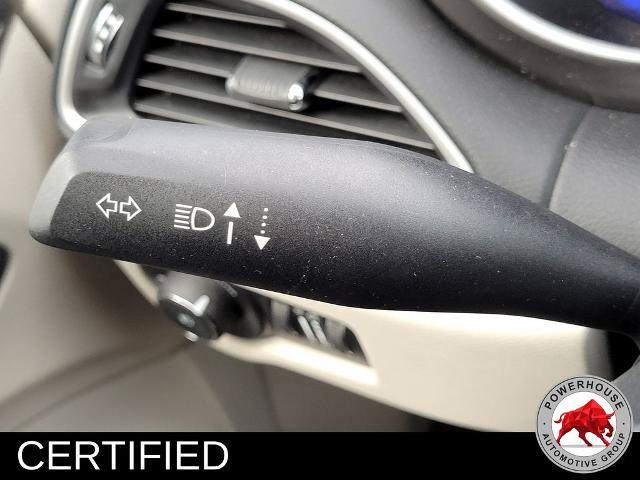 Used 2023 Chrysler Pacifica Touring-L FWD image 32