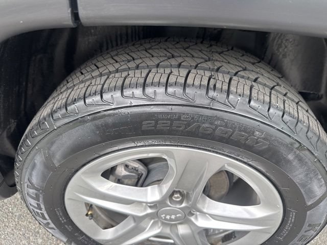 Used 2024 Jeep Compass Latitude AWD/4WD image 13