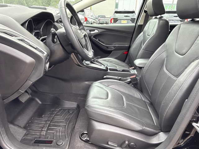 Certified 2018 Ford Focus Titanium w/ Titanium Technology Package FWD image 18