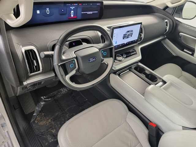 Certified 2025 Ford Expedition Platinum AWD/4WD image 12