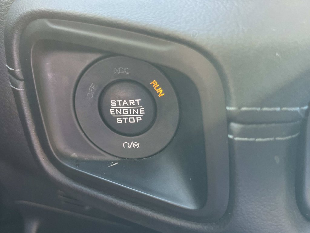 Used 2025 Jeep Wrangler Unlimited Sahara AWD/4WD image 37