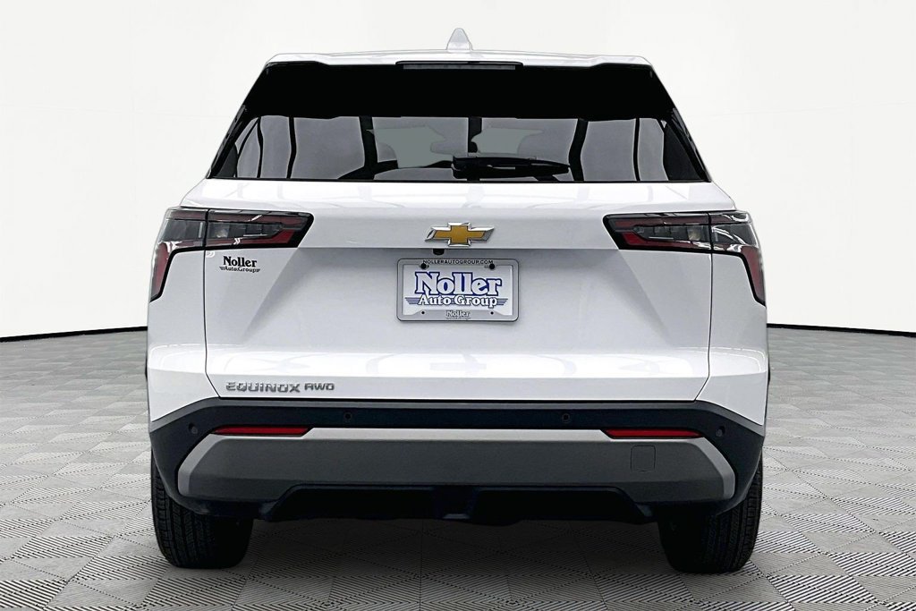 Used 2026 Chevrolet Equinox LT AWD/4WD image 4