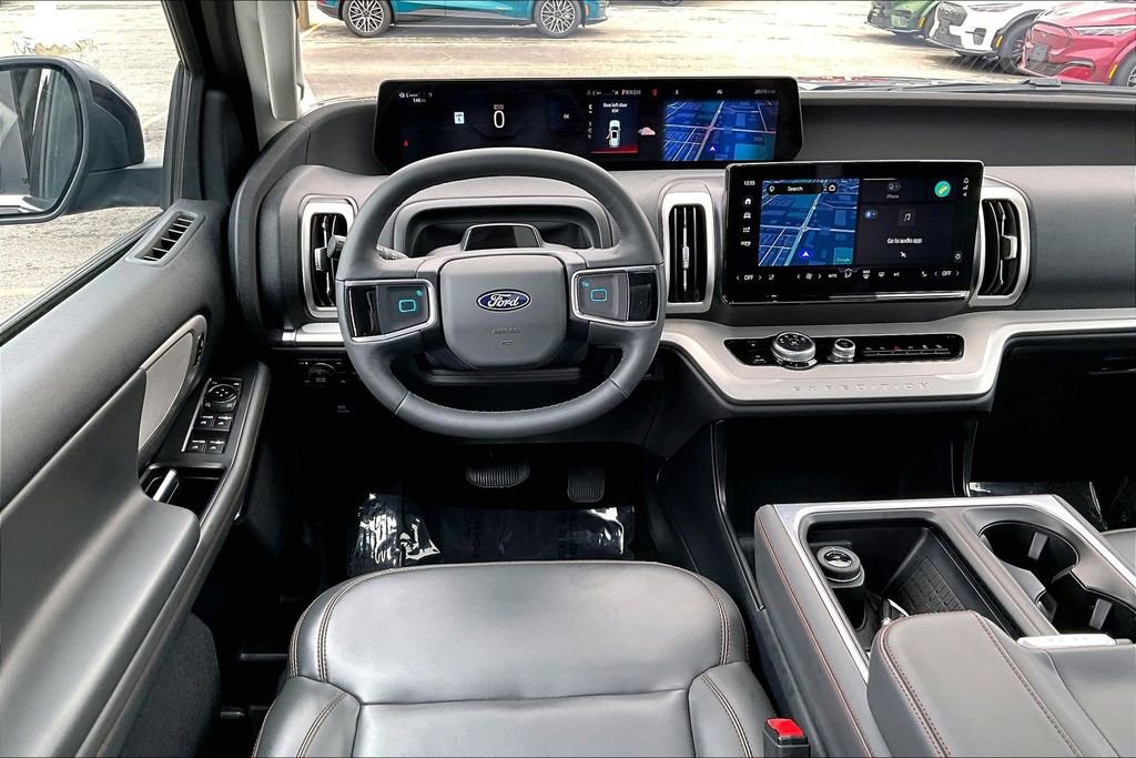 Certified 2025 Ford Expedition Active AWD/4WD image 5