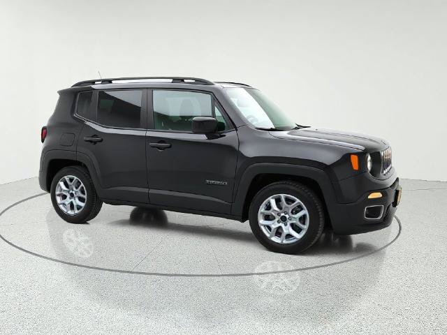 Used 2017 Jeep Renegade Latitude FWD image 5