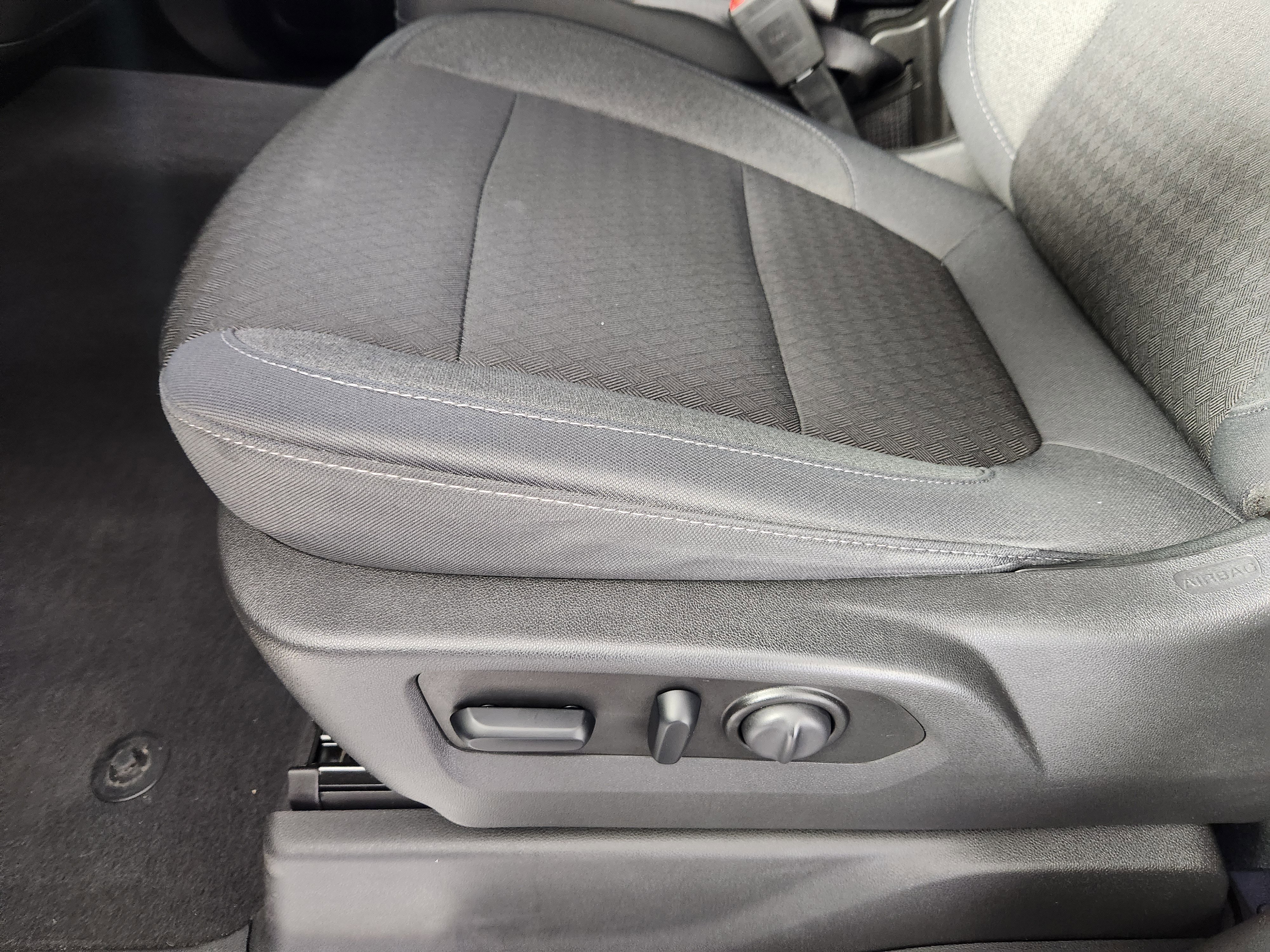 Used 2019 Chevrolet Silverado 1500 LT image 13