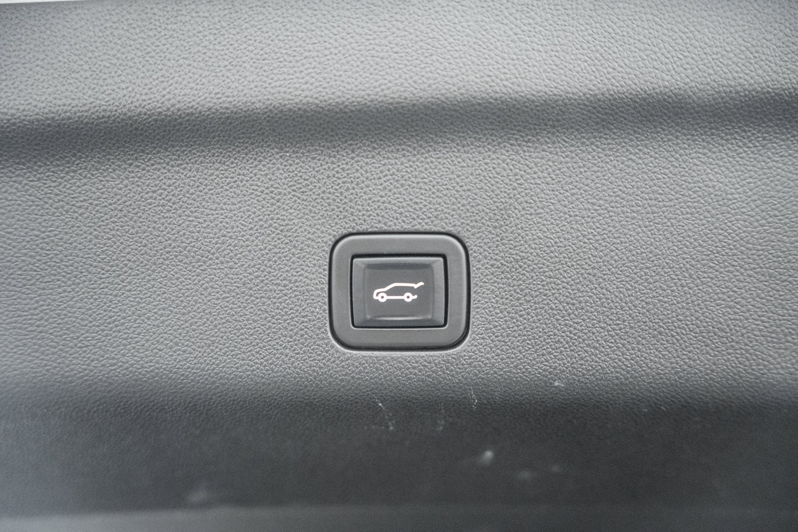 Used 2023 Chevrolet Suburban LT w/ Luxury Package AWD/4WD image 14