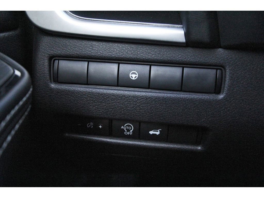 Used 2024 Nissan Rogue SV w/ SV Premium Package image 20