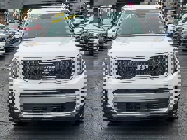 Used 2024 Kia Telluride EX w/ EX Captain's Chair Package image 5