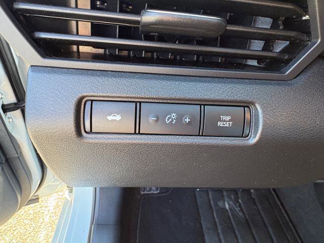 Used 2025 Nissan Altima 2.5 SV image 9