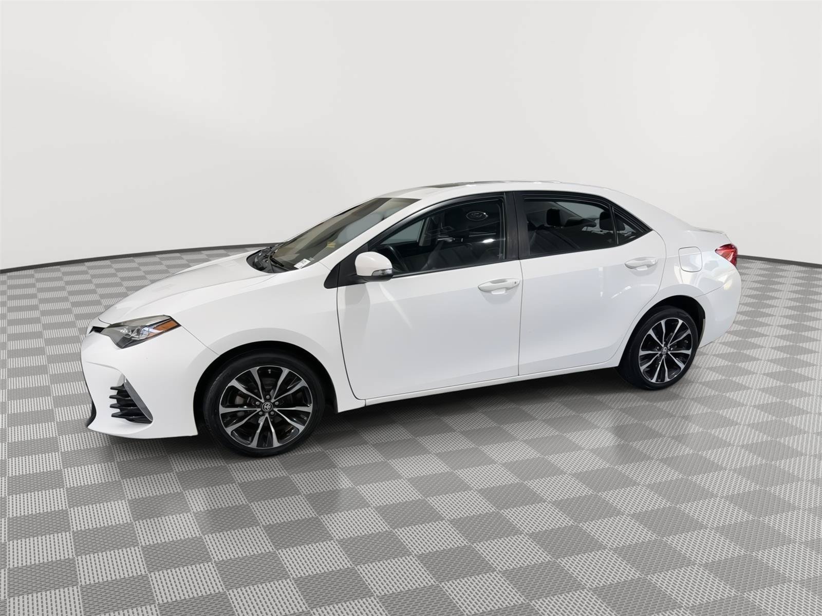 Used 2017 Toyota Corolla XSE w/ Carpet Mat Package (TMS) FWD image 2