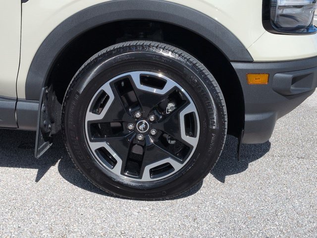 Certified 2024 Ford Bronco Sport Outer Banks w/ Tech Package AWD/4WD image 11