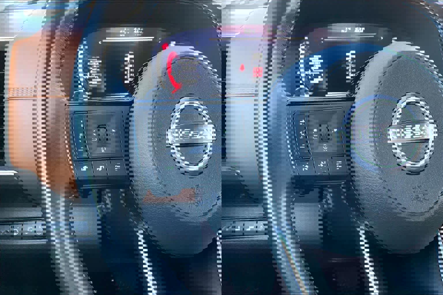 Used 2024 Nissan Pathfinder Platinum w/ Cargo Package image 22