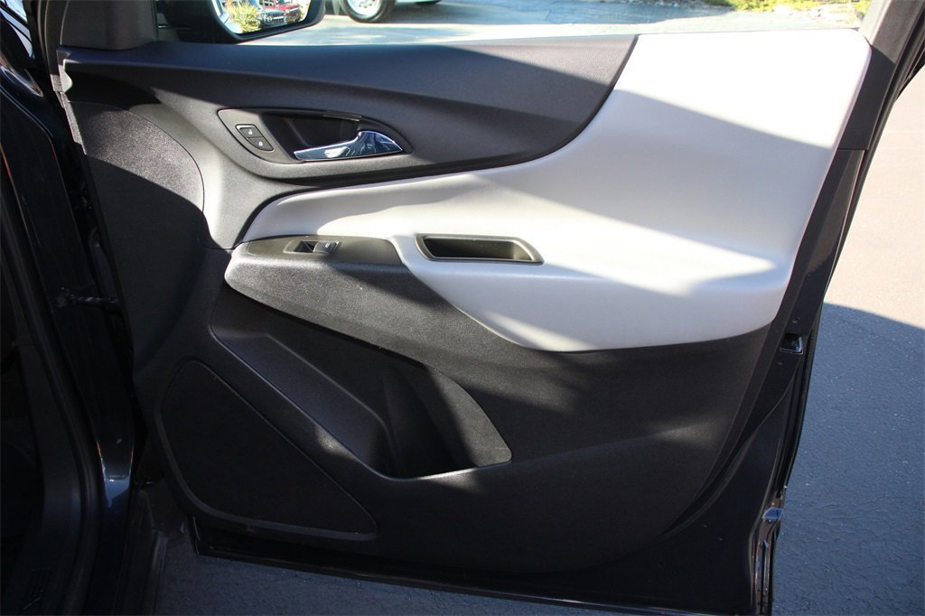 Used 2022 Chevrolet Equinox LS image 29