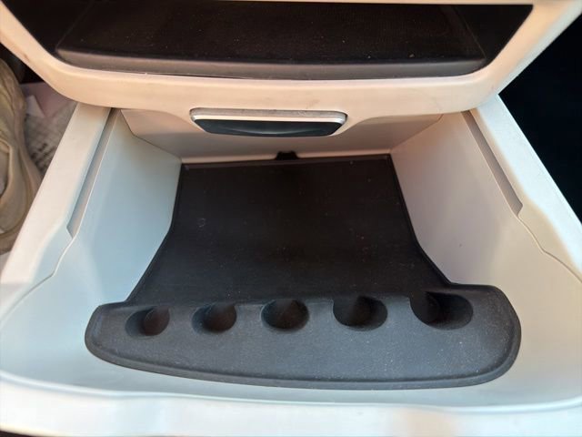 Used 2023 Chrysler Pacifica Touring-L image 36