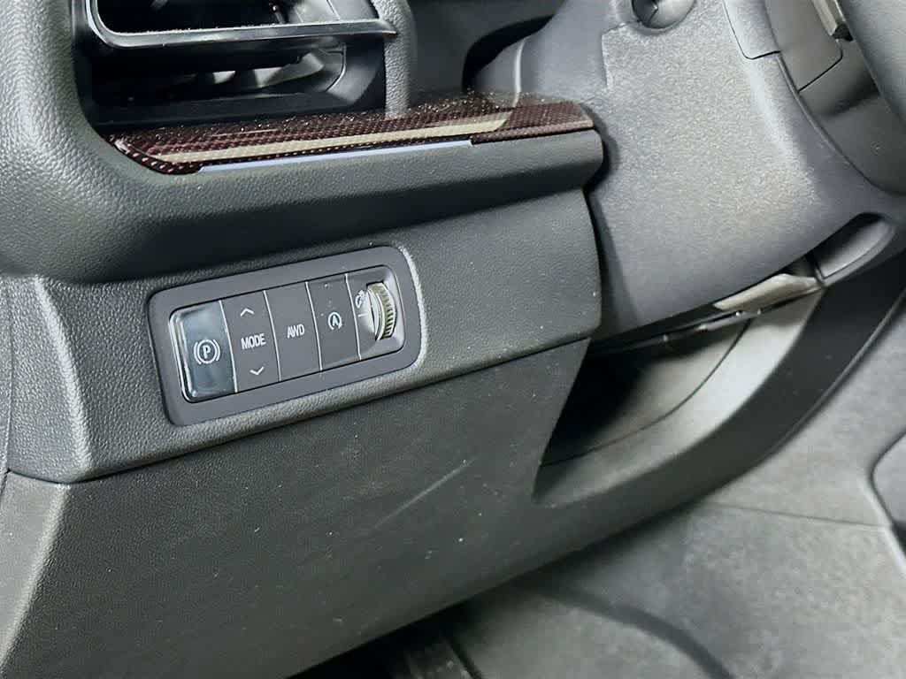 Used 2025 Chevrolet Traverse Z71 AWD/4WD image 27