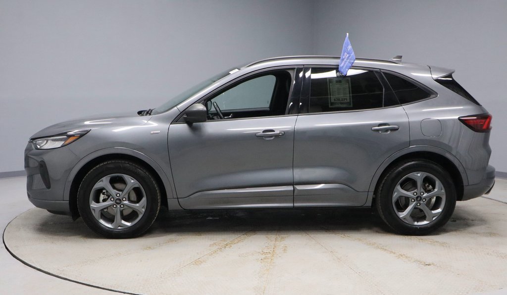 Certified 2024 Ford Escape ST-Line image 2