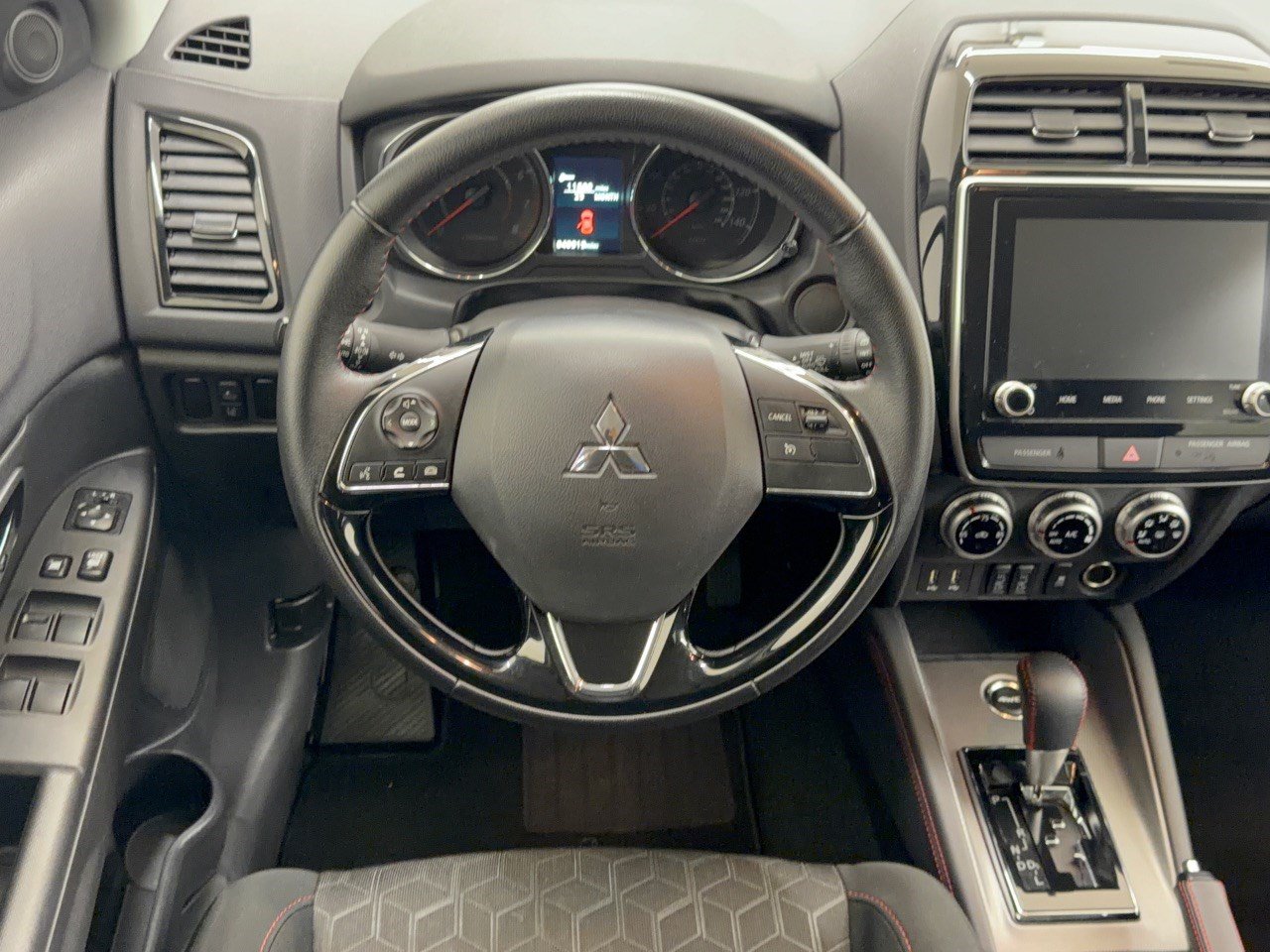 Used 2025 Mitsubishi Outlander Sport LE AWD/4WD image 10
