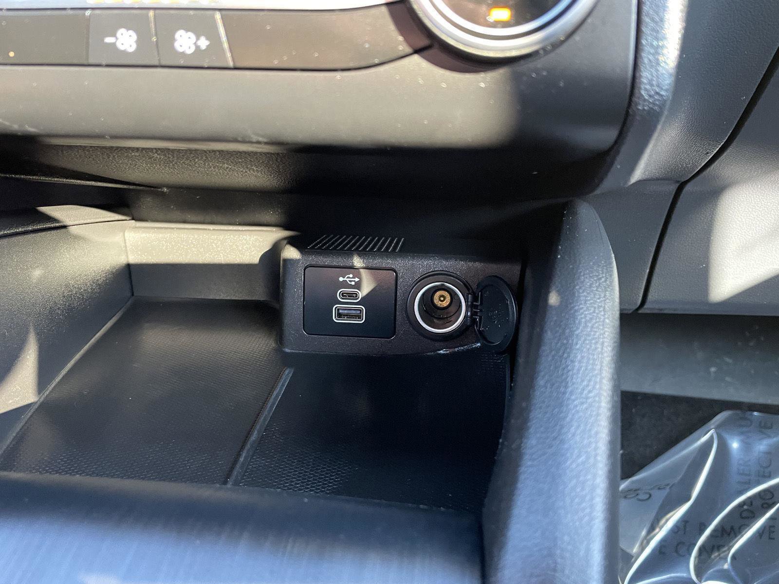 Certified 2025 Ford Escape ST-Line FWD image 27