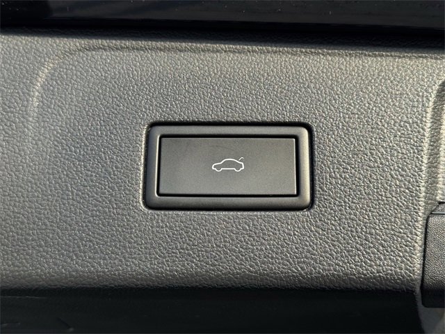 Used 2025 Volkswagen Atlas SEL Premium R-Line image 35