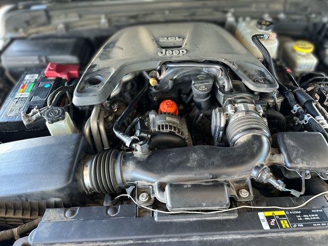 Used 2018 Jeep Wrangler Unlimited Sahara AWD/4WD image 28