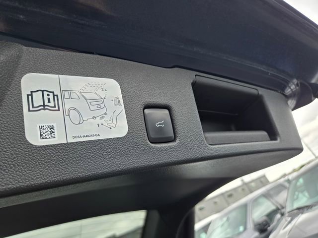 Certified 2020 Ford Escape Titanium AWD/4WD image 35