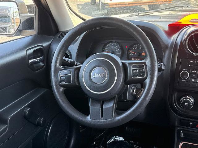 Used 2017 Jeep Patriot Sport FWD image 13