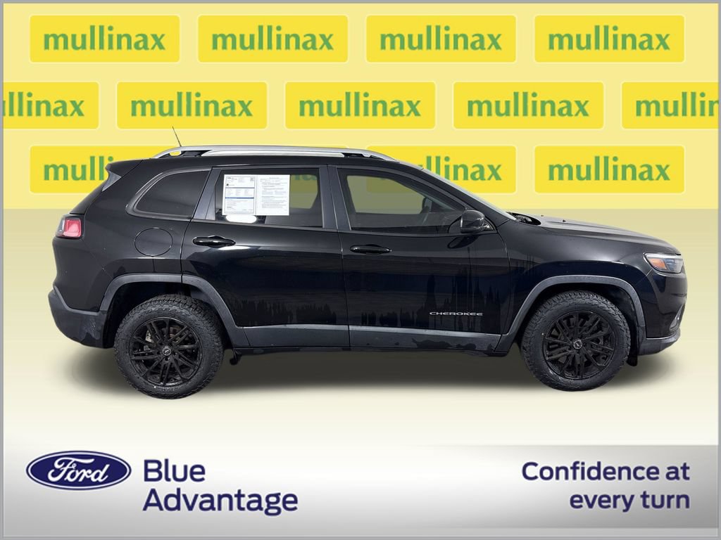 Used 2021 Jeep Cherokee Latitude FWD image 2