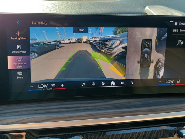 Used 2024 BMW X7 xDrive40i w/ Parking Assistance Package AWD/4WD image 9