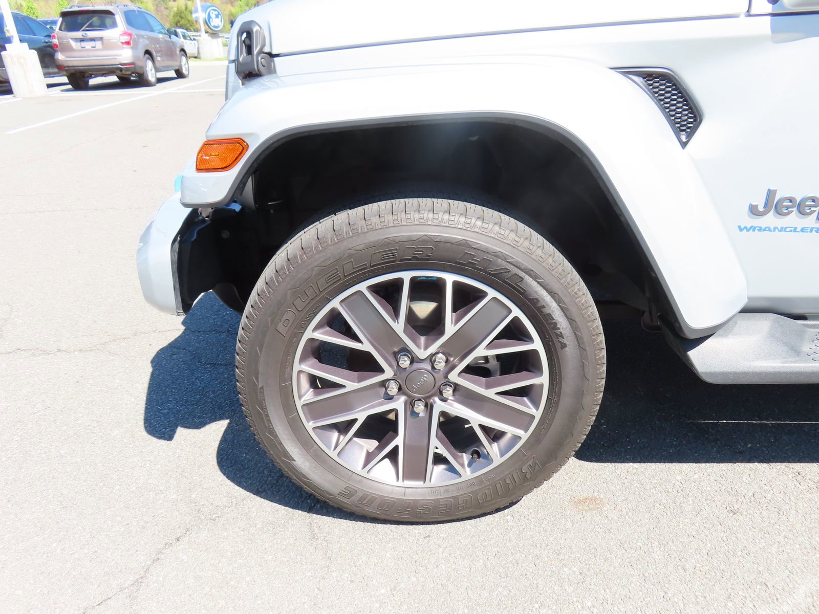 Used 2023 Jeep Wrangler Unlimited Sahara image 13