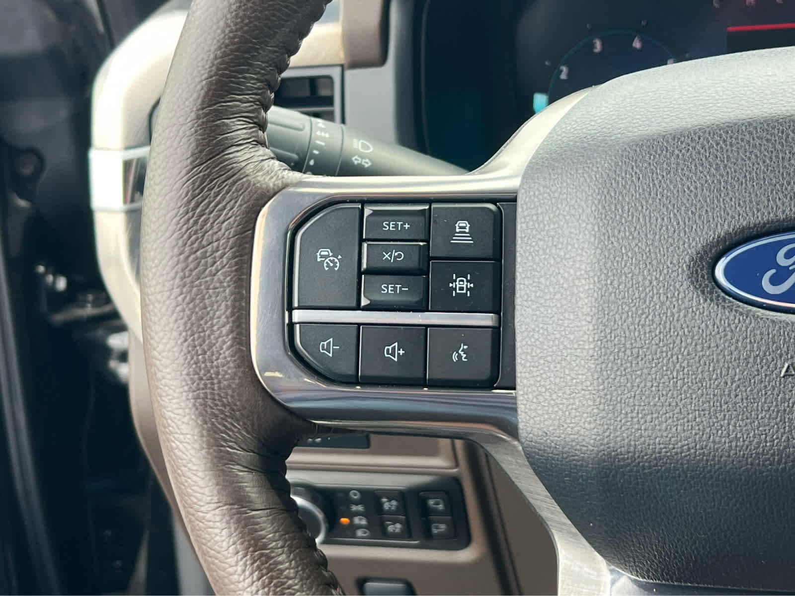 Certified 2025 Ford F150 King Ranch AWD/4WD image 35