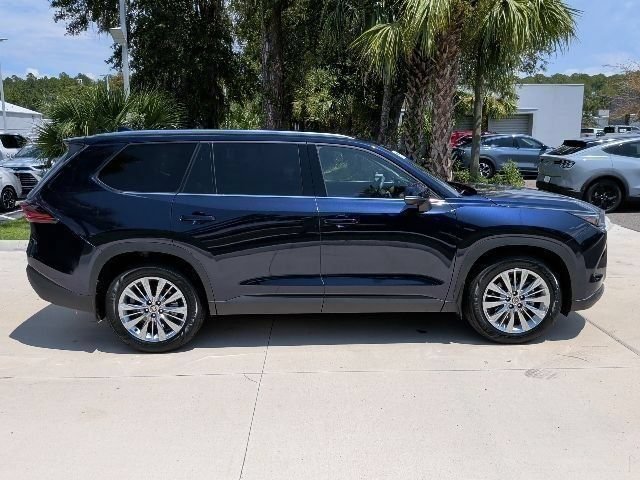 Used 2025 Toyota Grand Highlander AWD image 4
