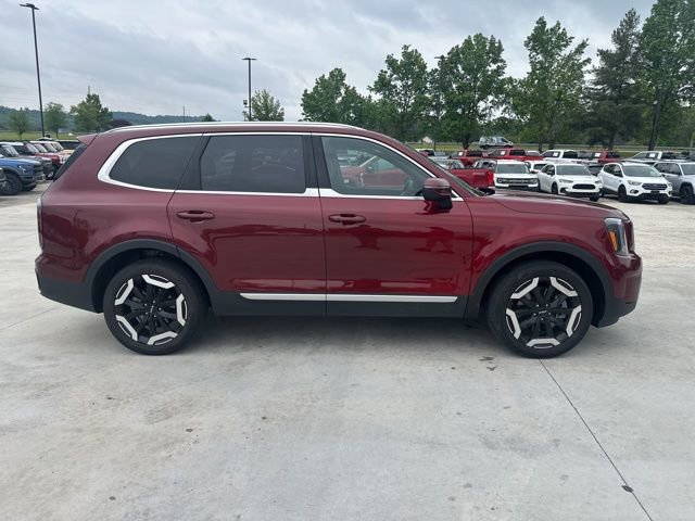 Used 2023 Kia Telluride EX w/ EX Captain's Chair Package FWD image 9