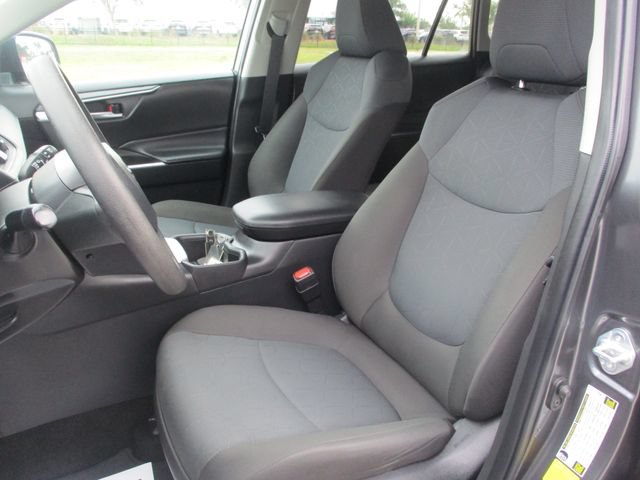Used 2024 Toyota RAV4 XLE FWD image 14