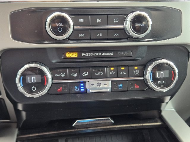 Certified 2022 Ford F250 Lariat w/ Tremor Off-Road Package AWD/4WD image 18