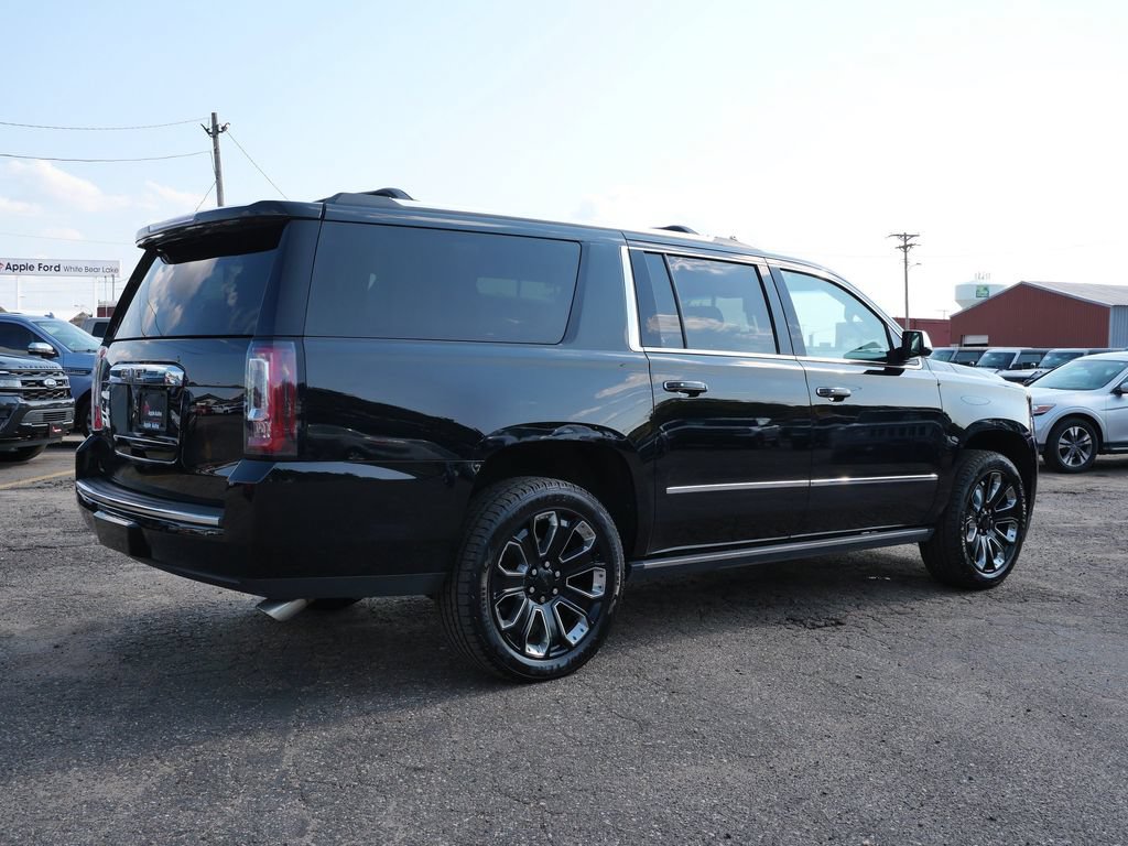 Used 2019 GMC Yukon XL Denali w/ Denali Ultimate Black Edition AWD/4WD image 6