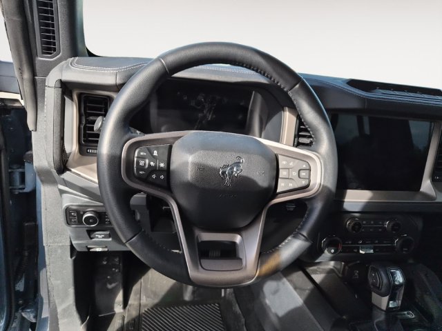 Certified 2025 Ford Bronco Outer Banks w/ Sasquatch Package AWD/4WD image 13