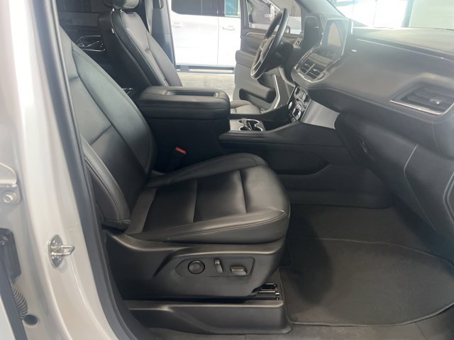 Used 2024 Chevrolet Tahoe Z71 w/ Luxury Package AWD/4WD image 13
