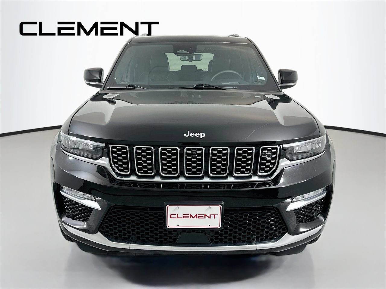 Used 2023 Jeep Grand Cherokee Summit AWD/4WD image 3