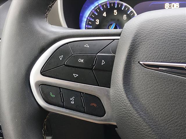 Used 2025 Chrysler Pacifica Select FWD image 23
