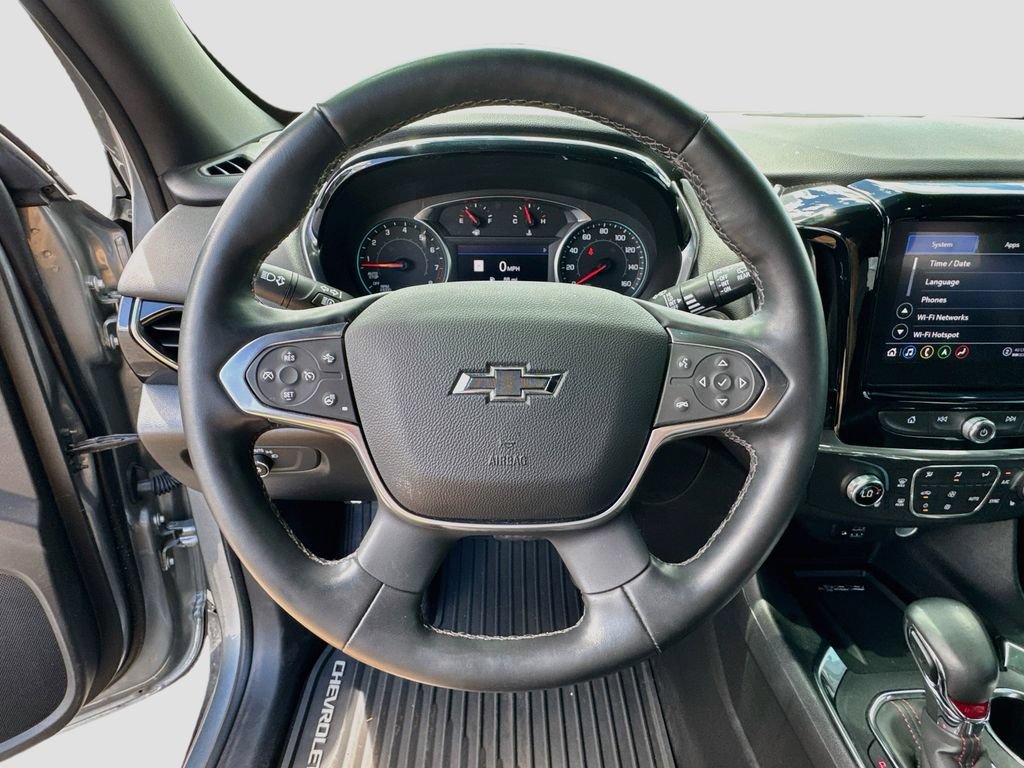 Used 2023 Chevrolet Traverse RS FWD image 11