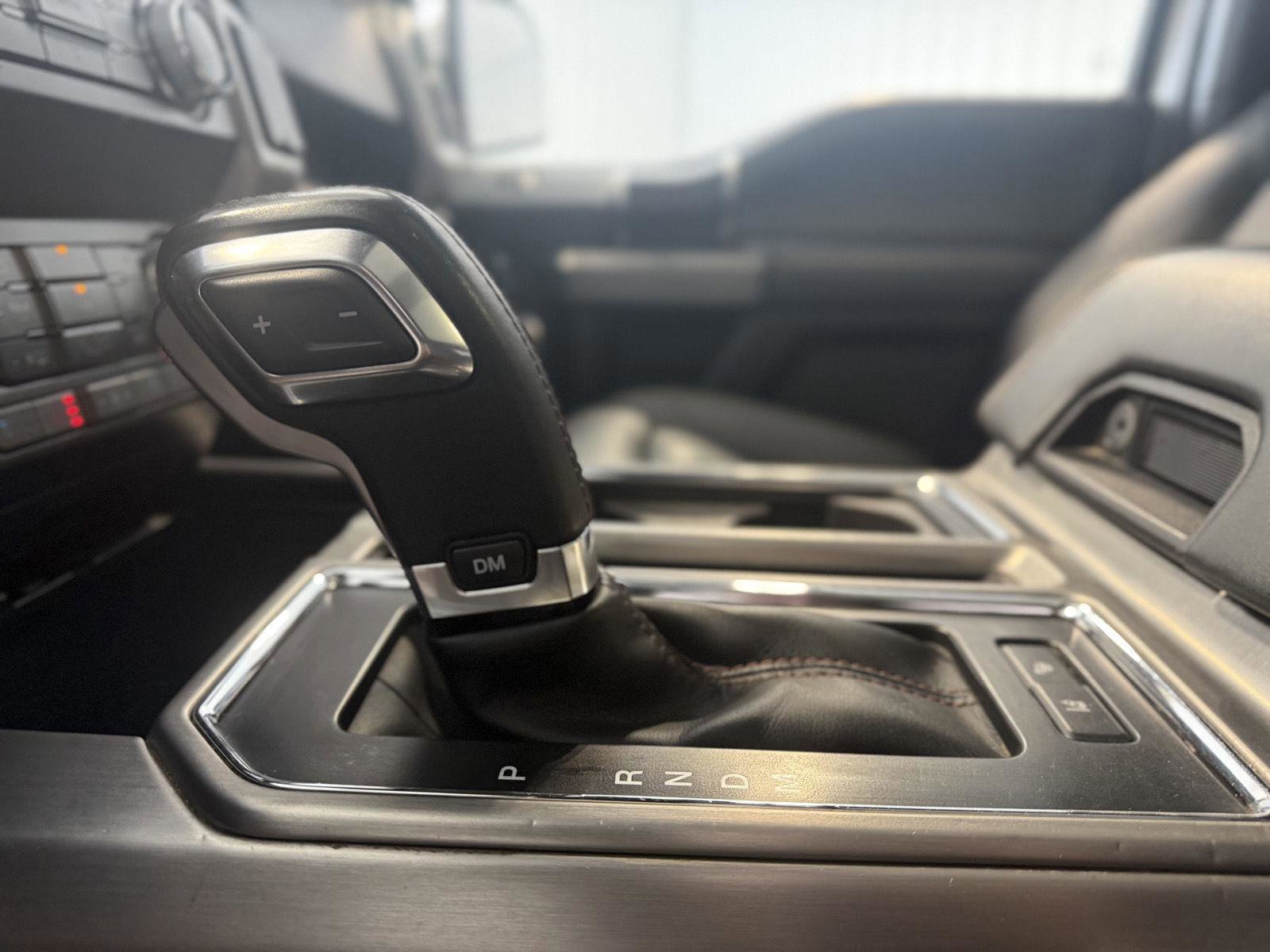 Certified 2019 Ford F150 Platinum w/ Equipment Group 701A Luxury image 27