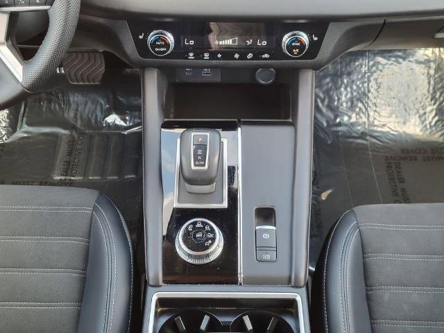 Used 2023 Mitsubishi Outlander SE image 23