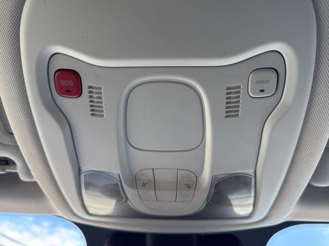 Used 2023 Jeep Renegade Latitude AWD/4WD image 29