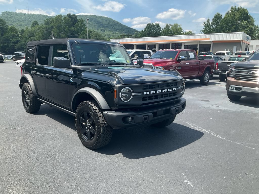 Certified 2024 Ford Bronco Black Diamond AWD/4WD image 3