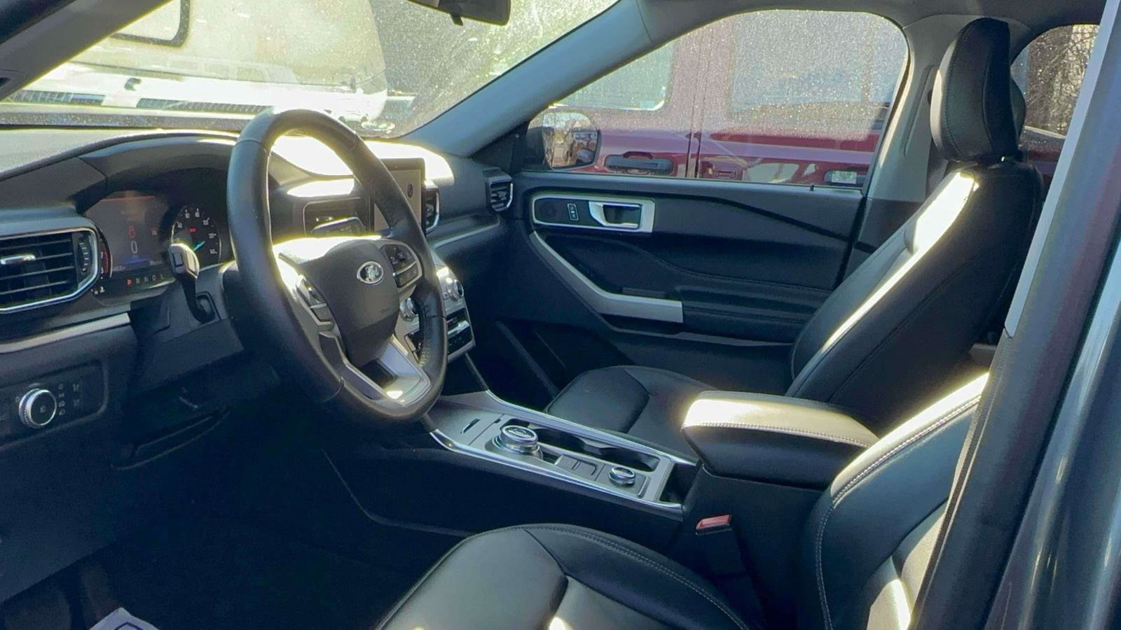 Certified 2022 Ford Explorer XLT w/ Equipment Group 202A image 17