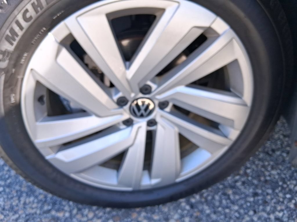 Used 2022 Volkswagen Atlas Cross Sport SE AWD/4WD image 24