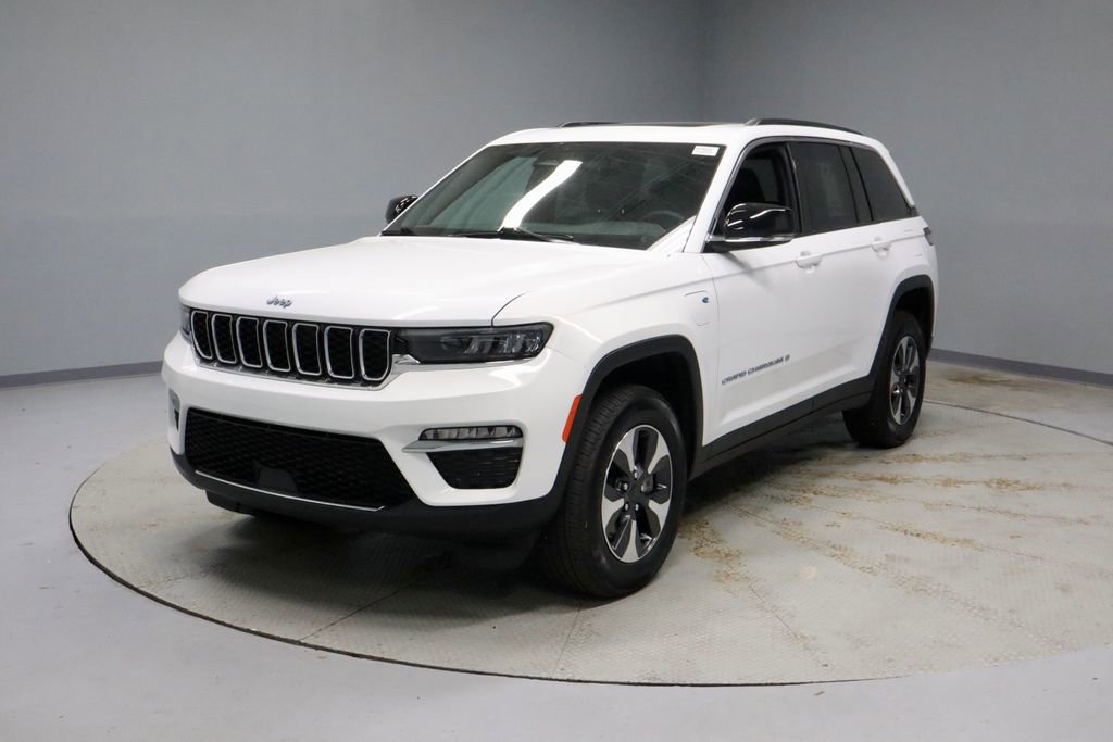 Used 2025 Jeep Grand Cherokee Limited 4xe AWD/4WD image 9