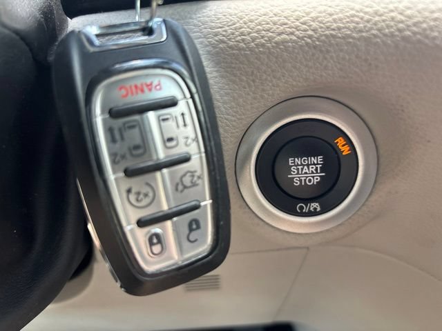 Used 2024 Chrysler Pacifica Limited FWD image 20