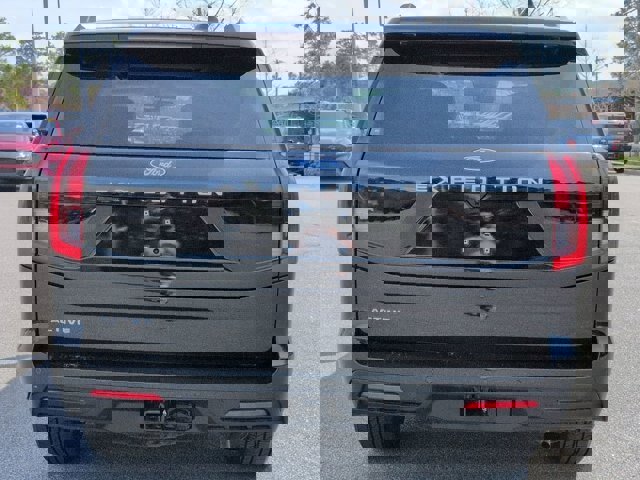 Certified 2025 Ford Expedition Active image 5